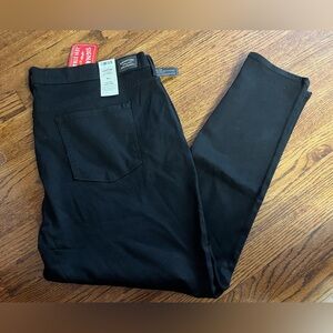 Levi Strauss skinny jeans size 26L nwt